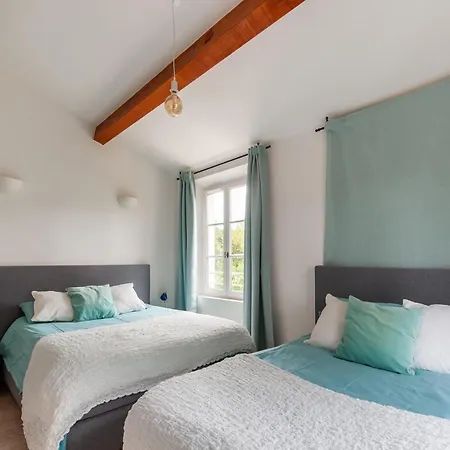 Beachside Bliss In Gassin Villa *