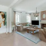 Villa Beachside Bliss In Gassin