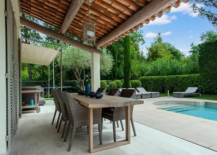 Beachside Bliss In Gassin