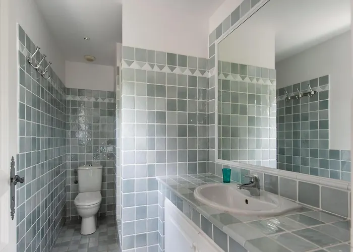 Beachside Bliss In Gassin Сен-Тропе